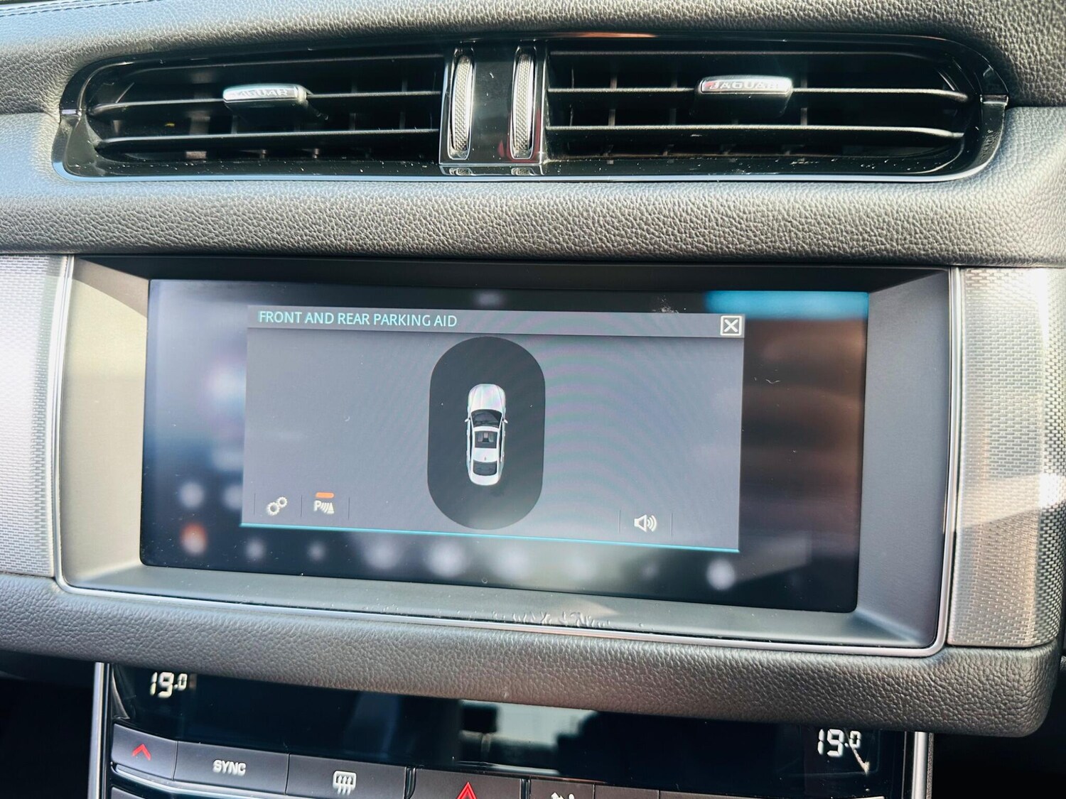 Used Jaguar XF 2019 for sale - 75949171: Photo 60