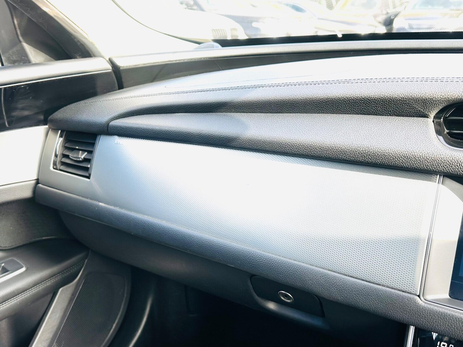 Used Jaguar XF 2019 for sale - 75949171: Photo 64