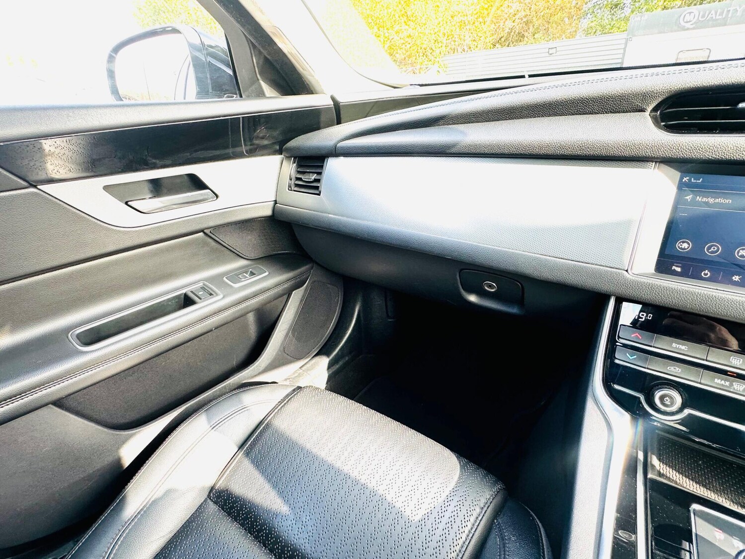 Used Jaguar XF 2019 for sale - 75949171: Photo 67