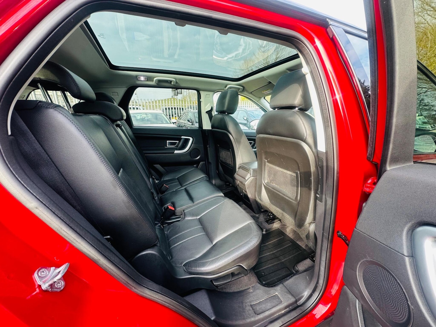 Used Land Rover Discovery Sport 2016 for sale - 76849920: Photo 4