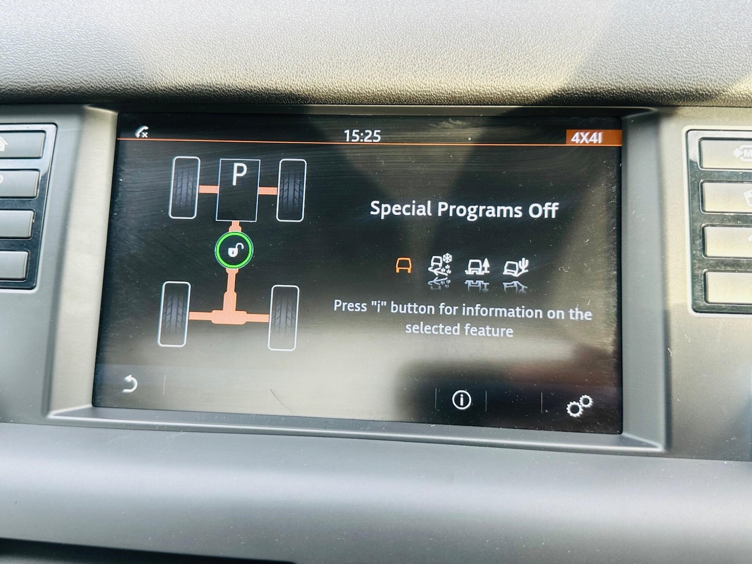 Used Land Rover Discovery Sport 2016 for sale - 76849920: Photo 43