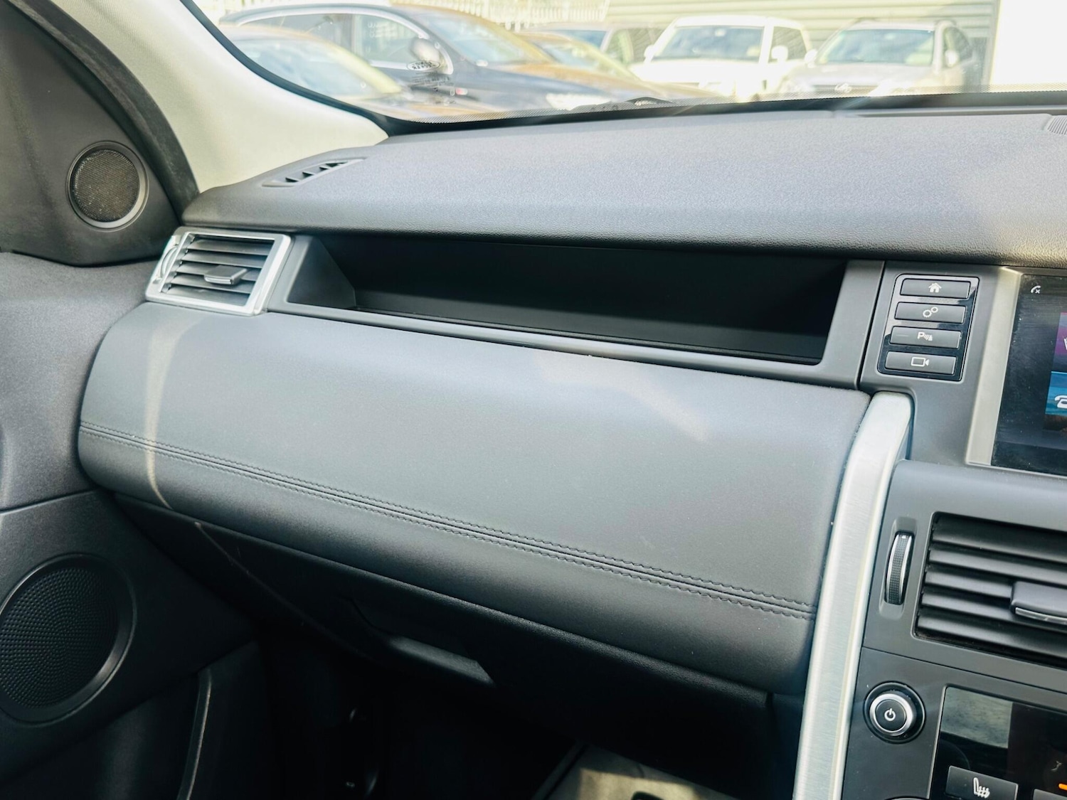 Used Land Rover Discovery Sport 2016 for sale - 76849920: Photo 49