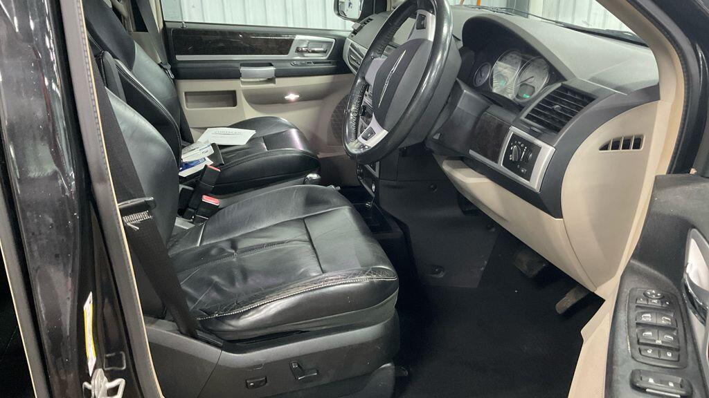 Used Chrysler Grand Voyager 2013 for sale - 76992895: Photo 3