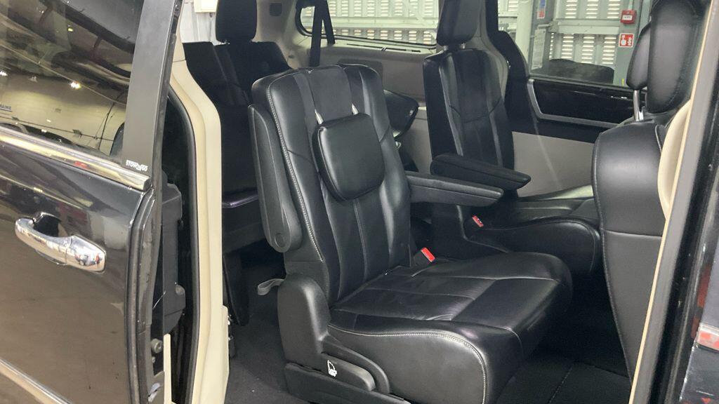 Used Chrysler Grand Voyager 2013 for sale - 76992895: Photo 6