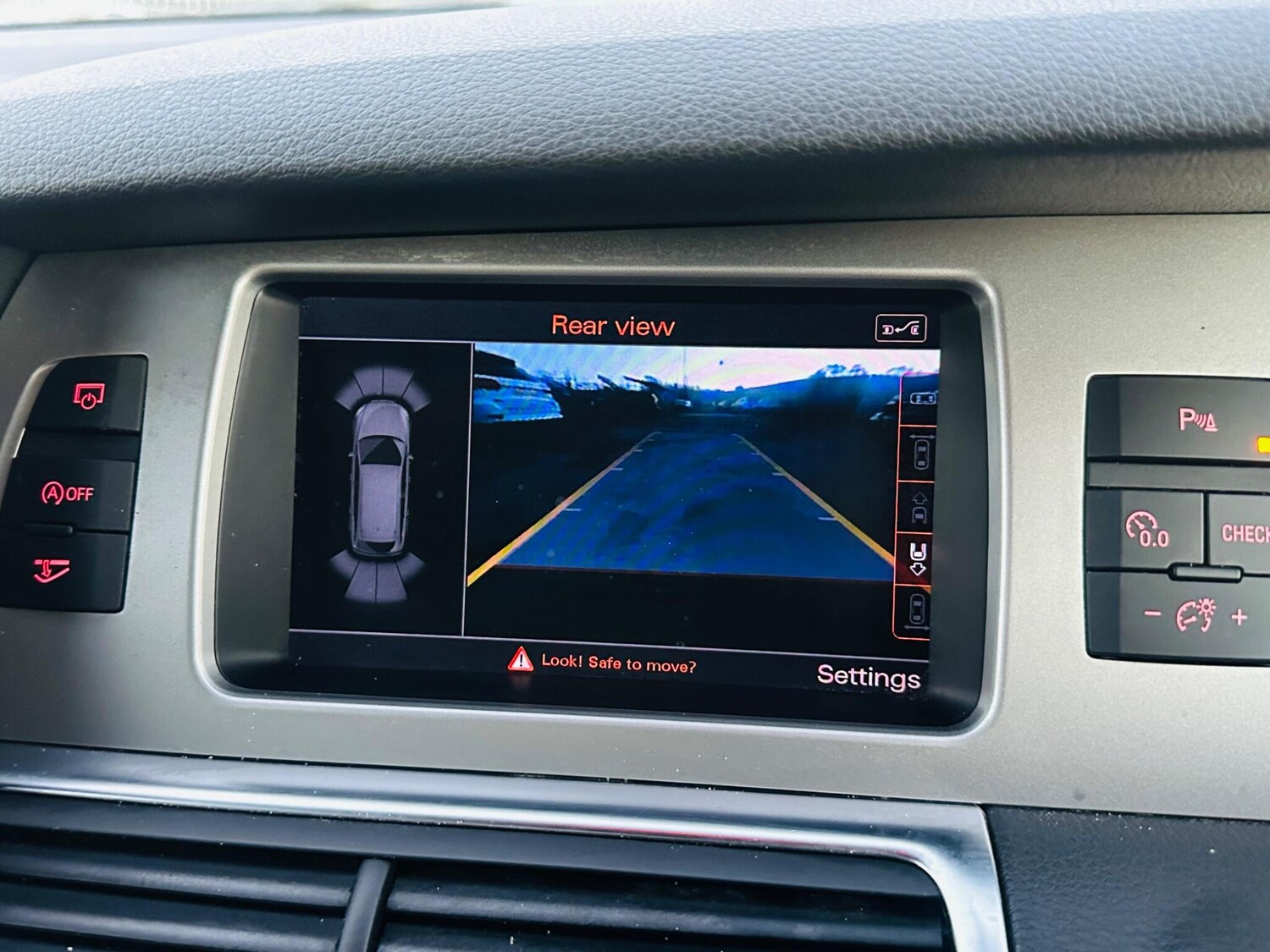 Used Audi Q7 2014 for sale - 75175377: Photo 65