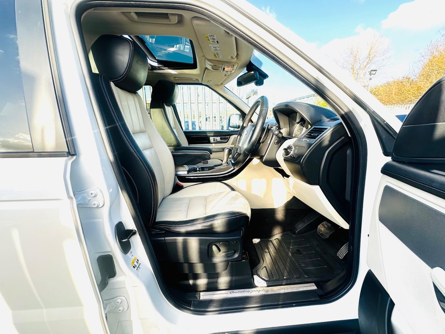 Used Land Rover Range Rover Sport 2010 for sale - 76325907: Photo 18