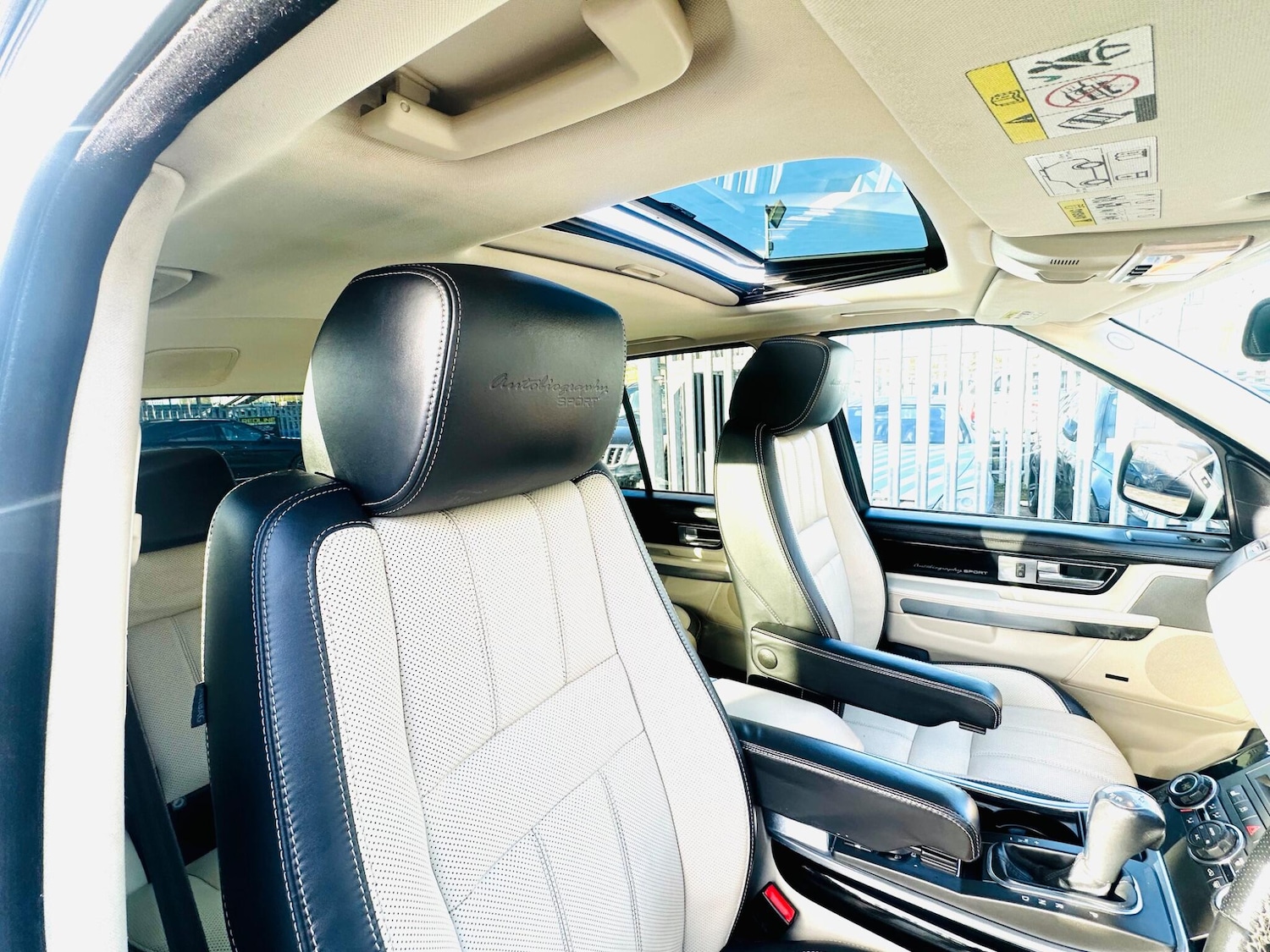 Used Land Rover Range Rover Sport 2010 for sale - 76325907: Photo 19