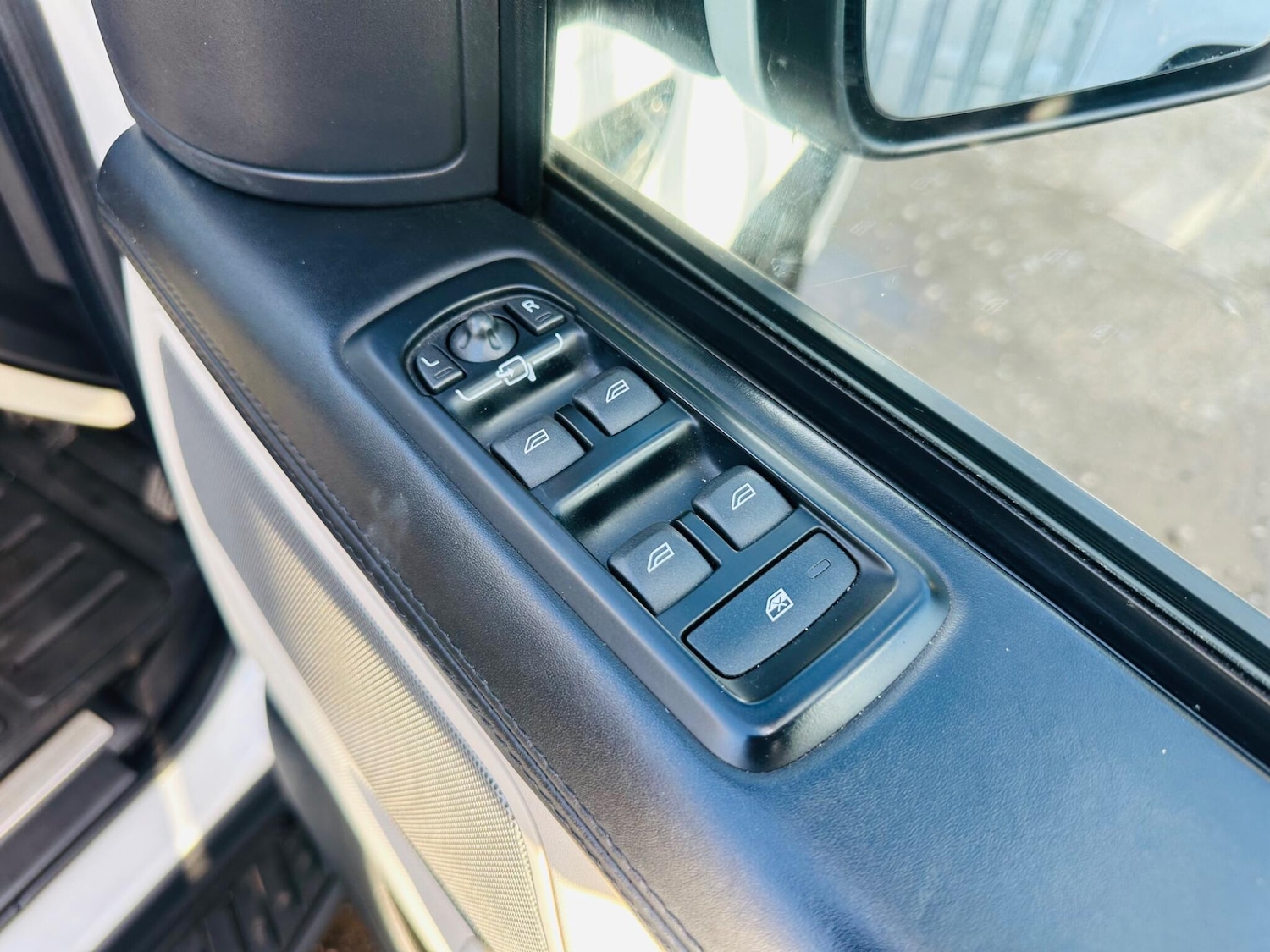 Used Land Rover Range Rover Sport 2010 for sale - 76325907: Photo 23