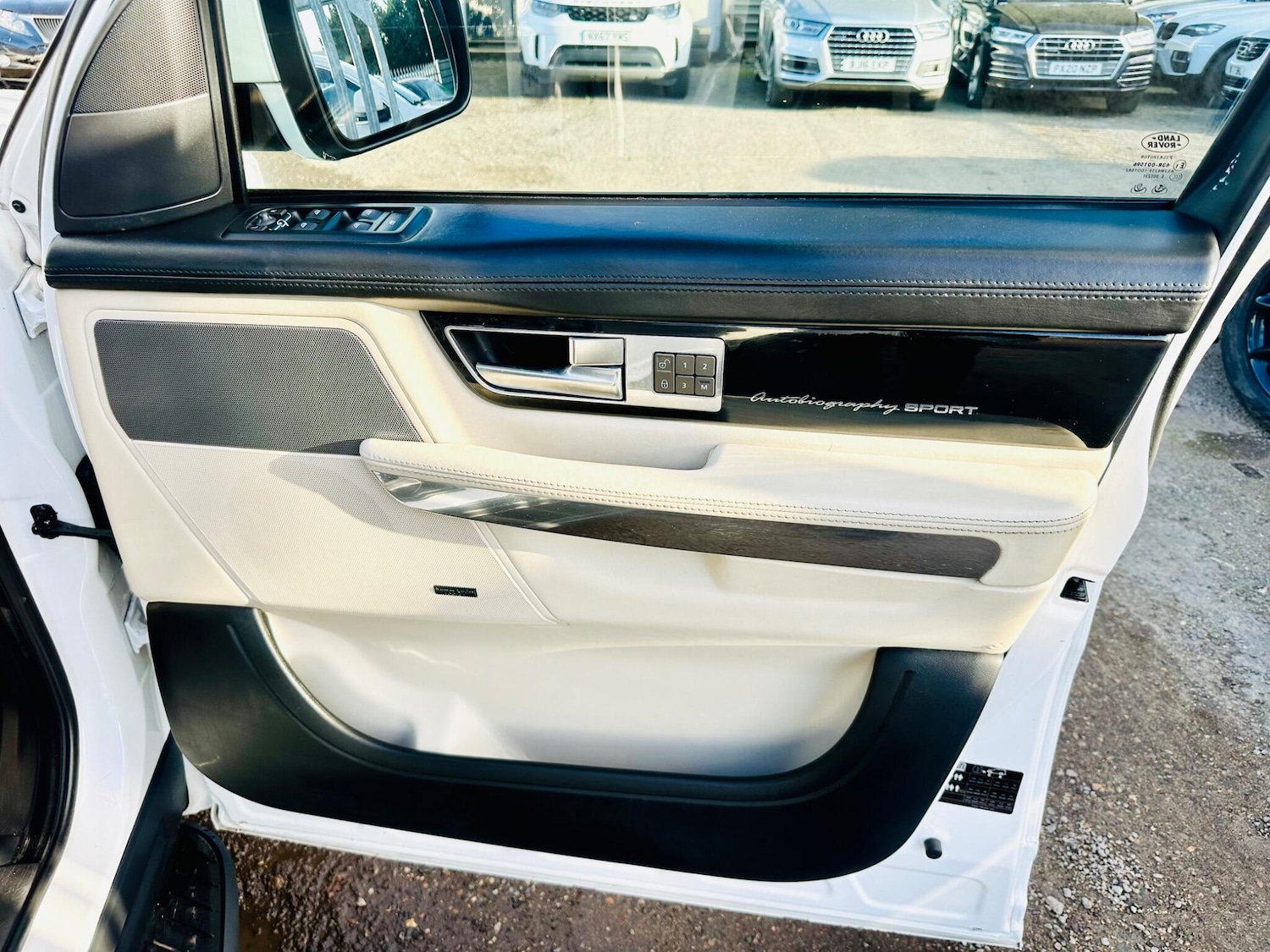 Used Land Rover Range Rover Sport 2010 for sale - 76325907: Photo 26