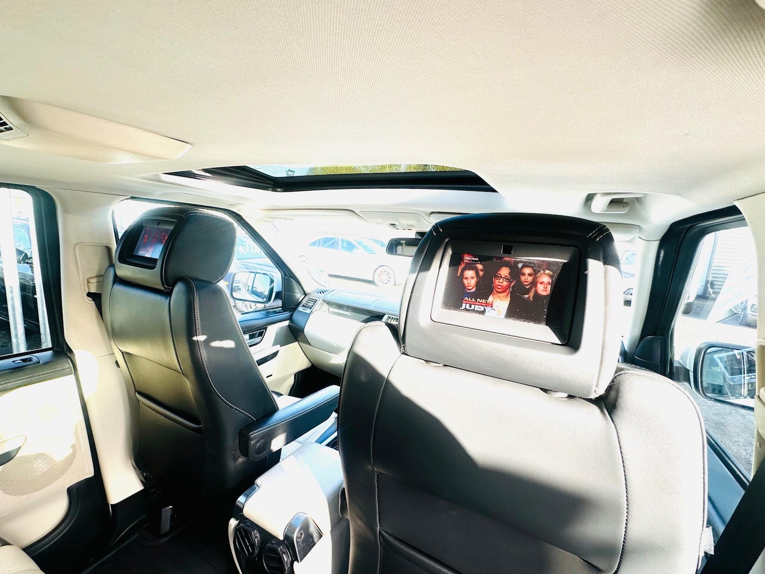 Used Land Rover Range Rover Sport 2010 for sale - 76325907: Photo 4