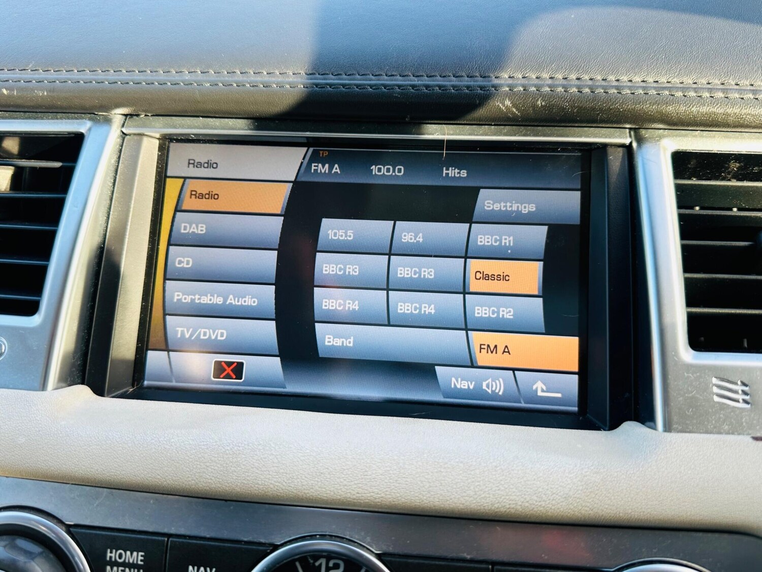 Used Land Rover Range Rover Sport 2010 for sale - 76325907: Photo 42