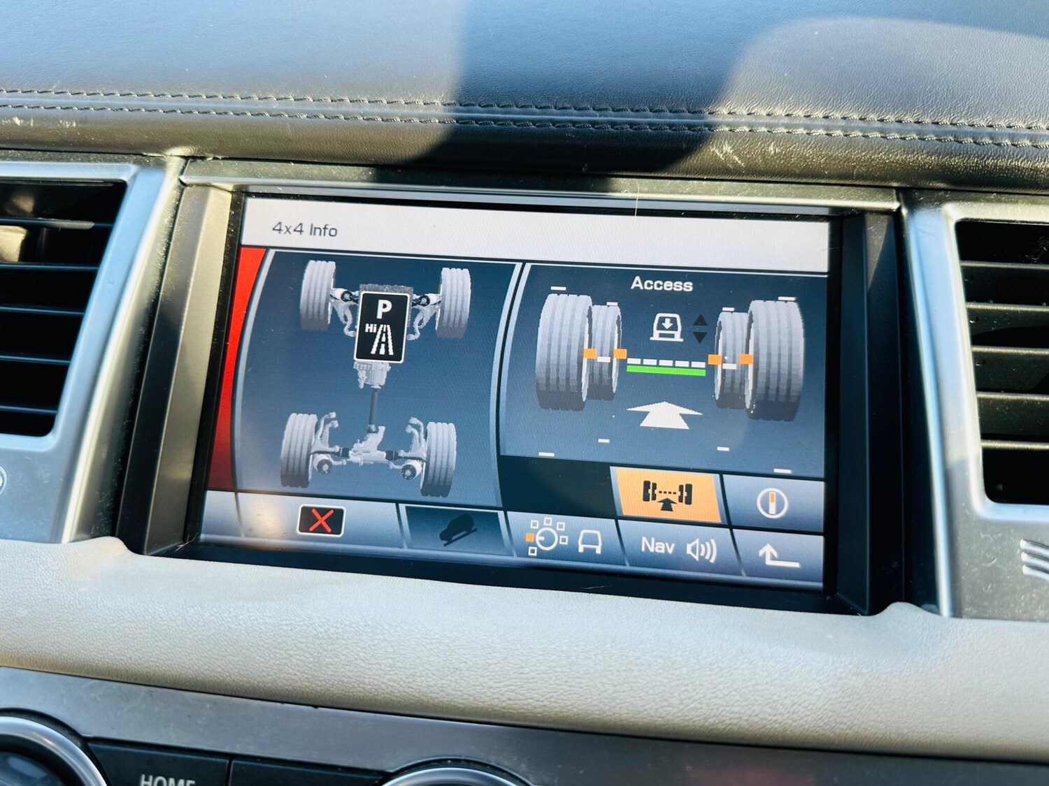 Used Land Rover Range Rover Sport 2010 for sale - 76325907: Photo 44