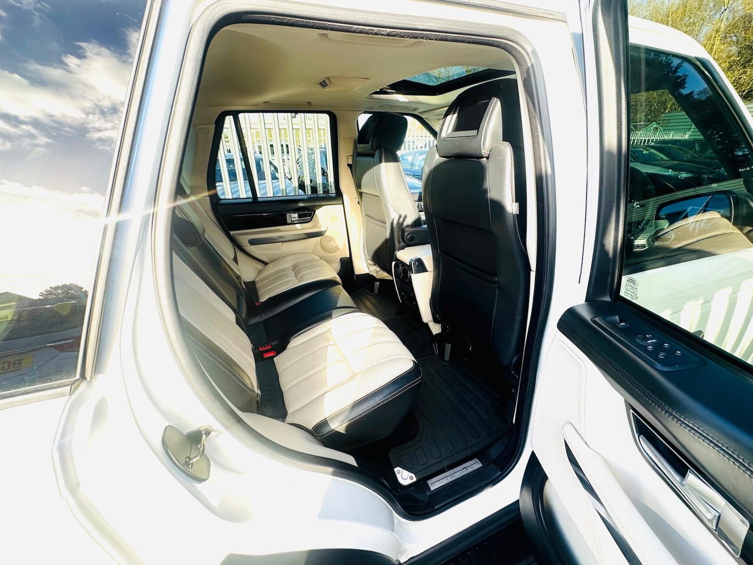 Used Land Rover Range Rover Sport 2010 for sale - 76325907: Photo 5