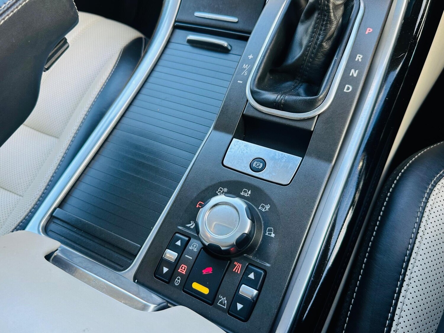 Used Land Rover Range Rover Sport 2010 for sale - 76325907: Photo 52