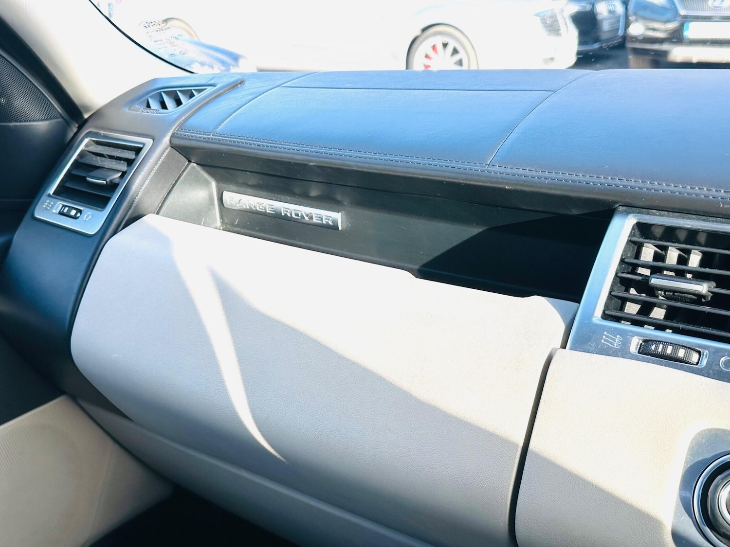 Used Land Rover Range Rover Sport 2010 for sale - 76325907: Photo 57