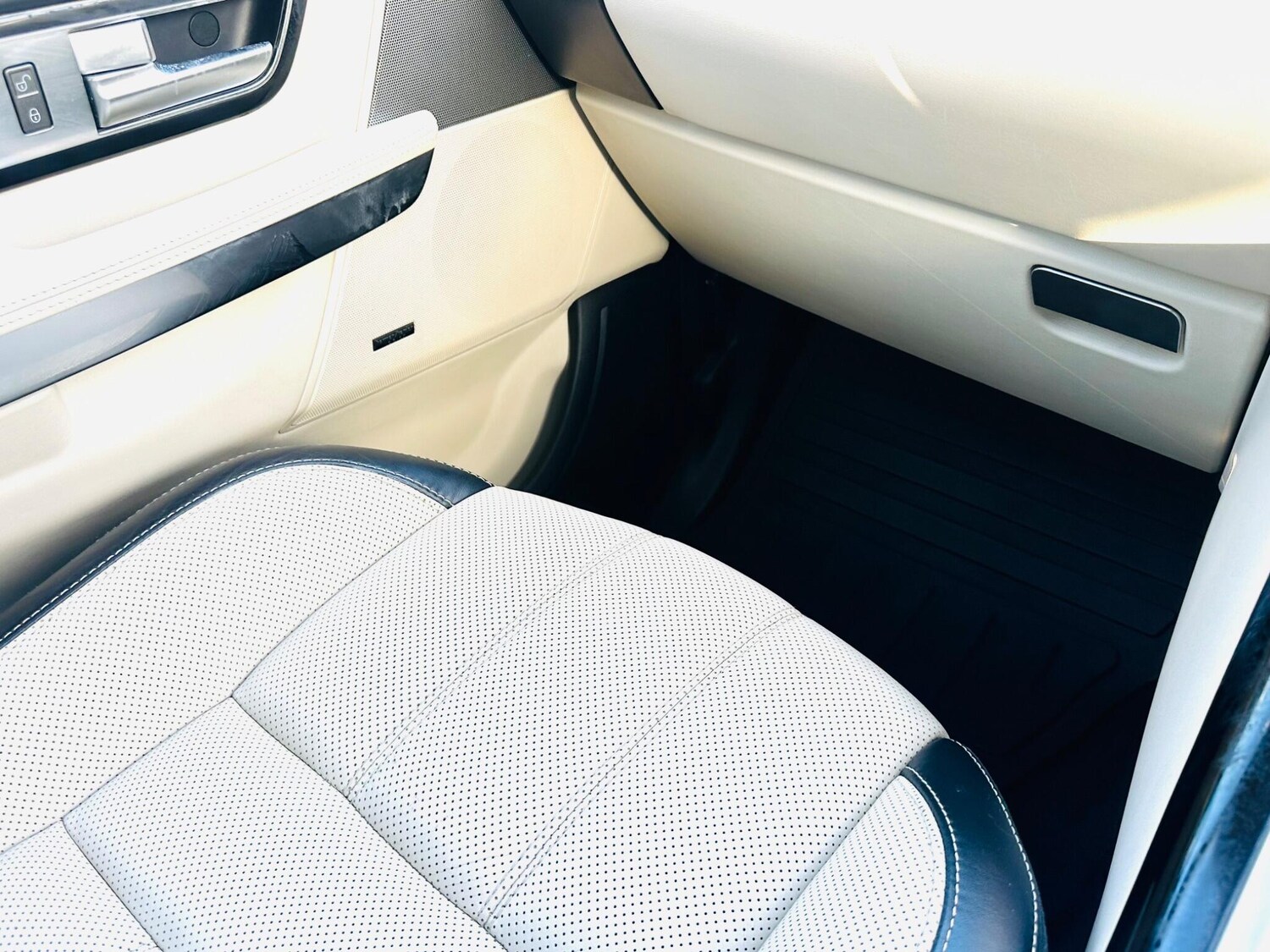 Used Land Rover Range Rover Sport 2010 for sale - 76325907: Photo 59