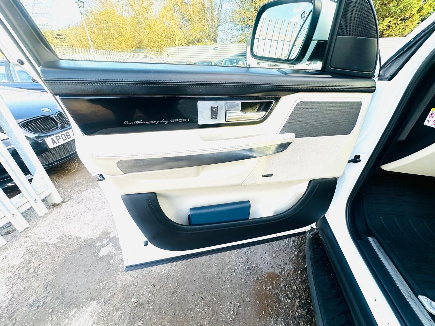 Used Land Rover Range Rover Sport 2010 for sale - 76325907: Photo 60