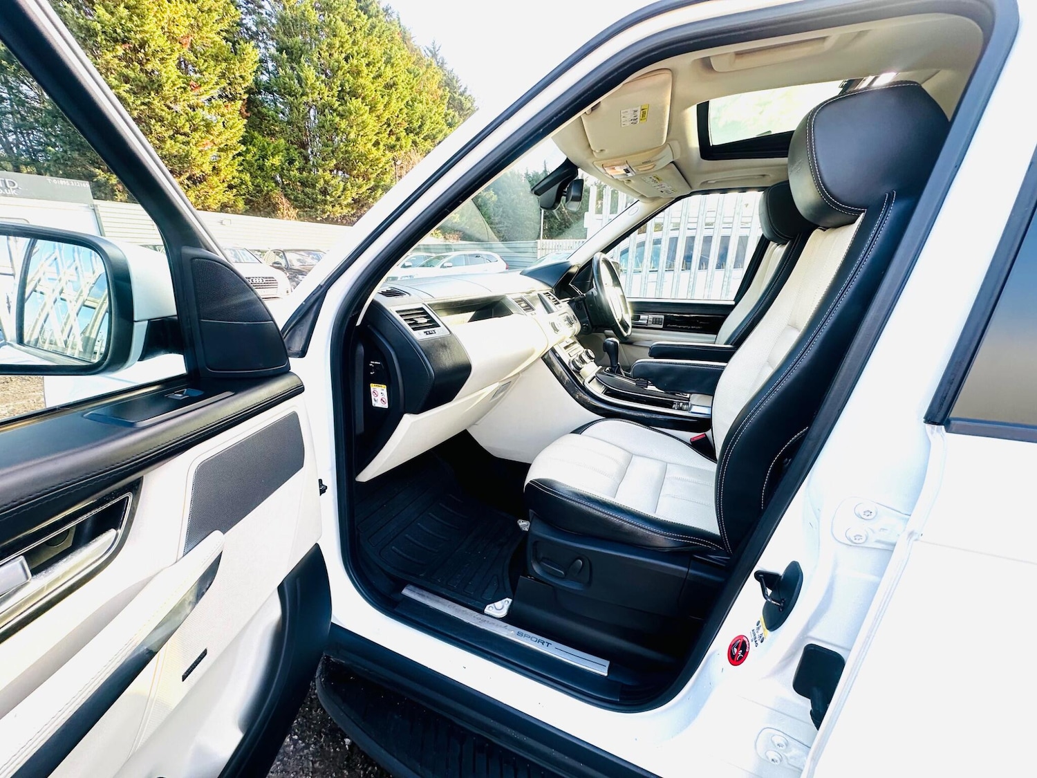 Used Land Rover Range Rover Sport 2010 for sale - 76325907: Photo 61