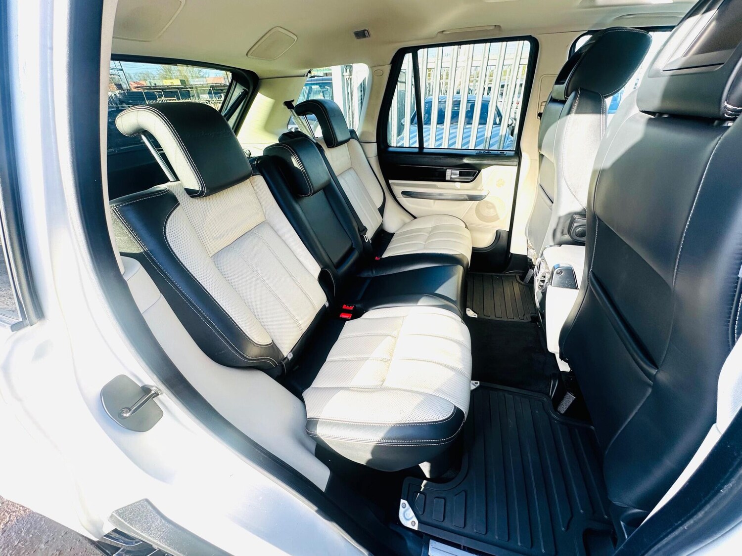 Used Land Rover Range Rover Sport 2010 for sale - 76325907: Photo 67