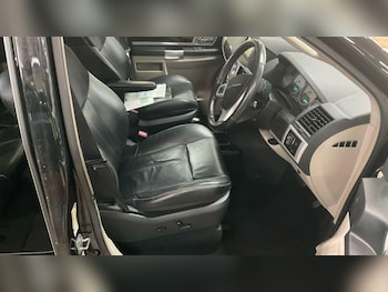 Used Chrysler Grand Voyager 2014 for sale - 76513053: Photo