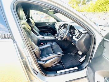 Used Volvo XC60 2018 for sale - 79496614: Photo