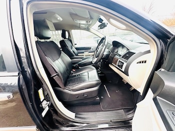 Used Chrysler Grand Voyager 2014 for sale - 74374937: Photo