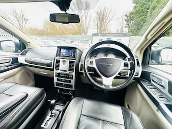 Used Chrysler Grand Voyager 2014 for sale - 74374937: Photo