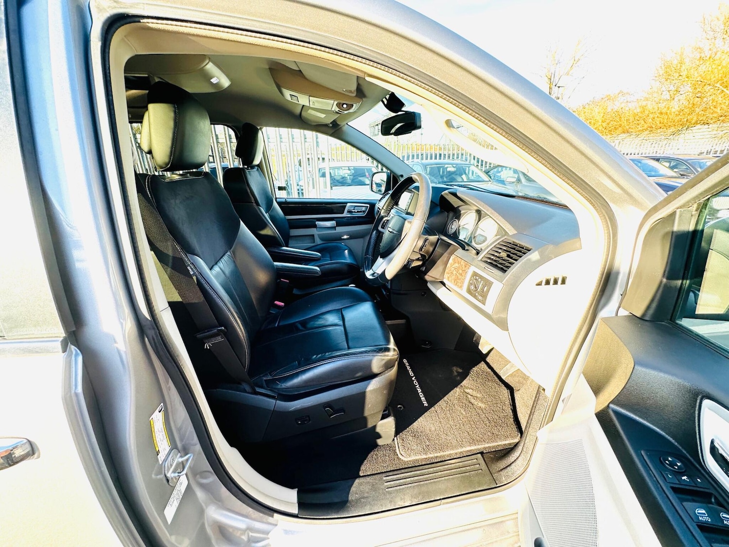 Used Chrysler Grand Voyager 2013 for sale - 76513500: Photo 16