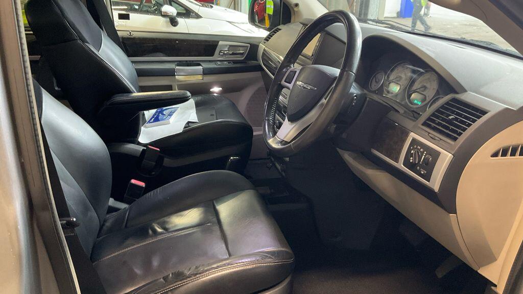 Used Chrysler Grand Voyager 2013 for sale - 76513500: Photo 3