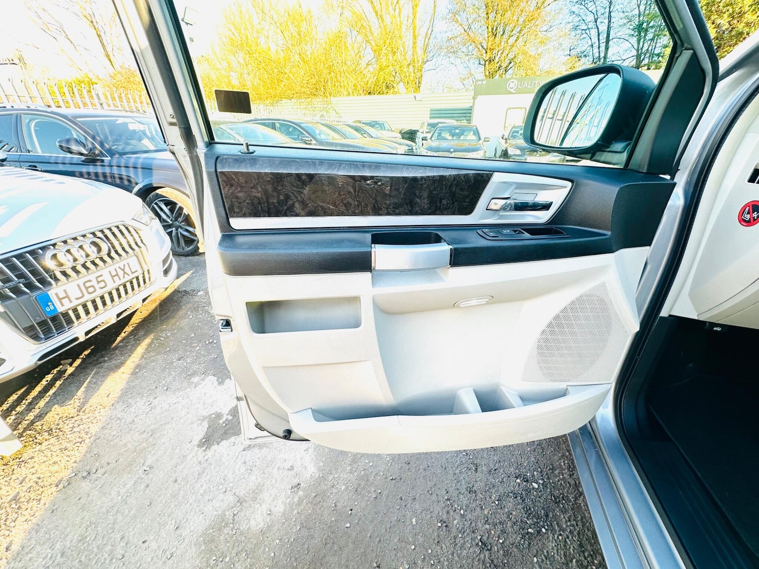 Used Chrysler Grand Voyager 2013 for sale - 76513500: Photo 46