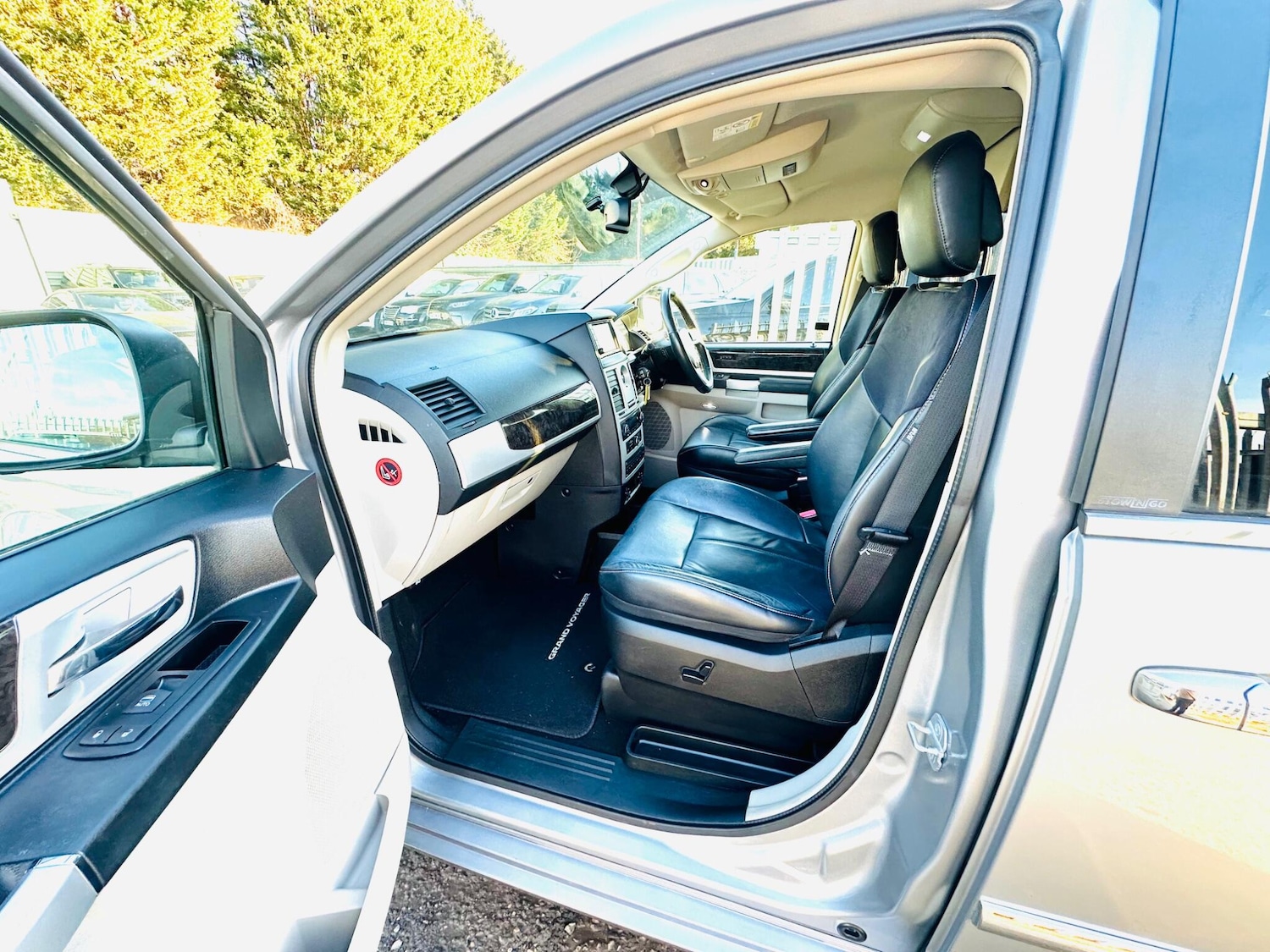 Used Chrysler Grand Voyager 2013 for sale - 76513500: Photo 48