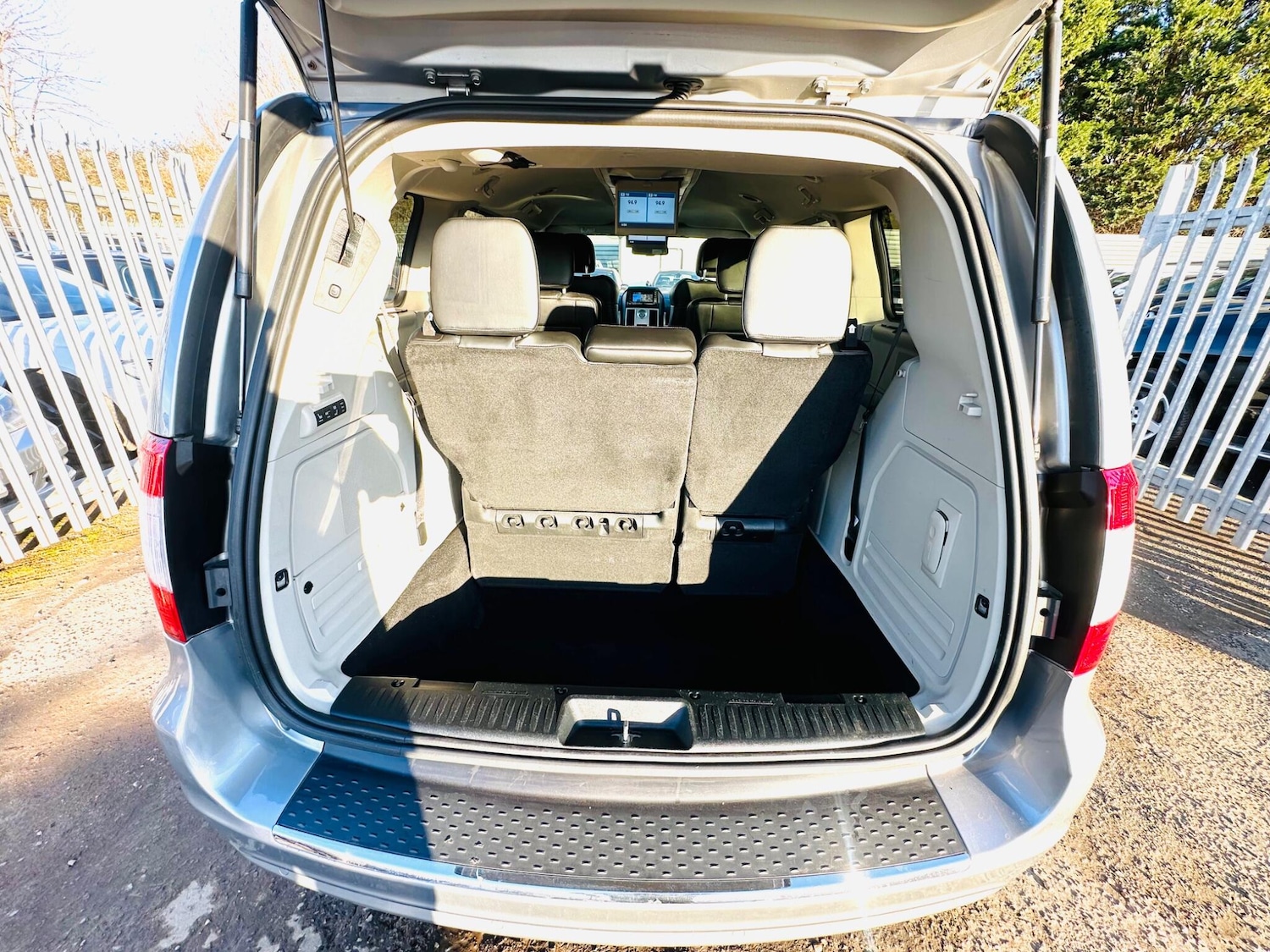 Used Chrysler Grand Voyager 2013 for sale - 76513500: Photo 65