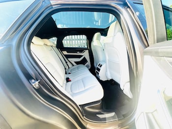 Used Jaguar F-Pace 2023 for sale - 79124536: Photo