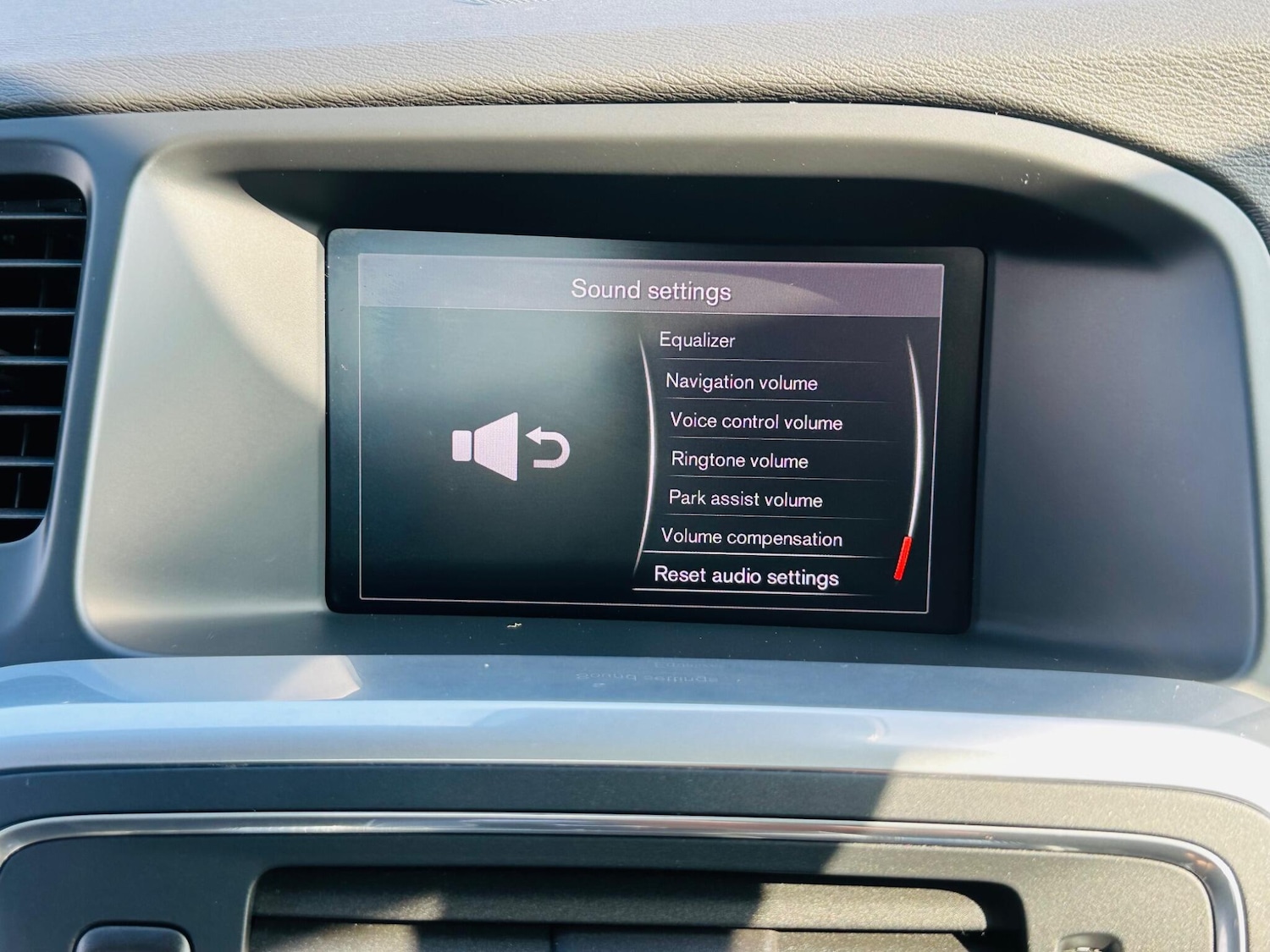 Used Volvo S60 2018 for sale - 77017189: Photo 42