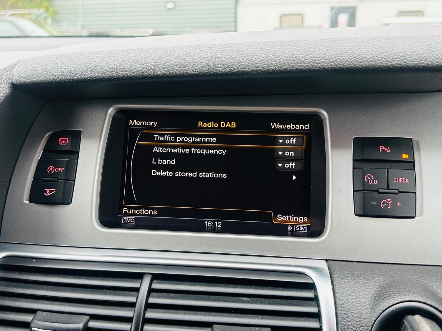 Used Audi Q7 2014 for sale - 75927803: Photo 57