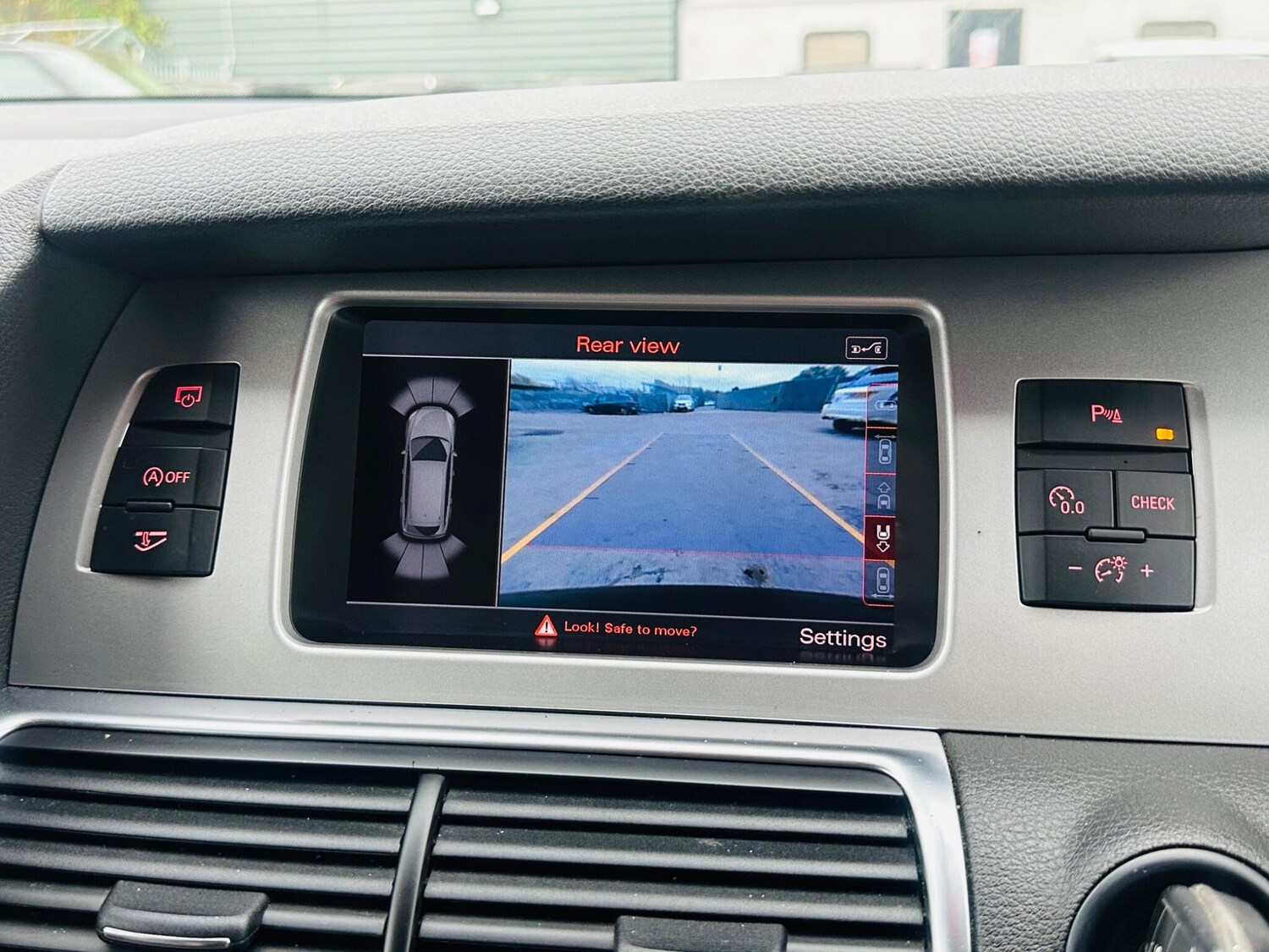 Used Audi Q7 2014 for sale - 75927803: Photo 64