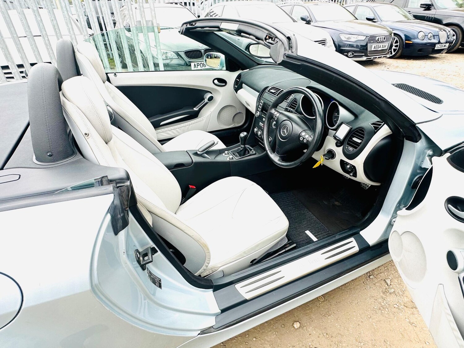 Used Mercedes-Benz SLK 2005 for sale - 75200272: Photo 23