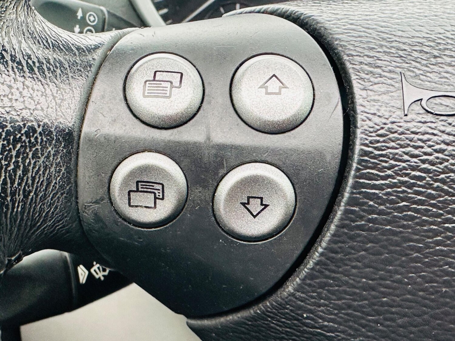 Used Mercedes-Benz SLK 2005 for sale - 75200272: Photo 31