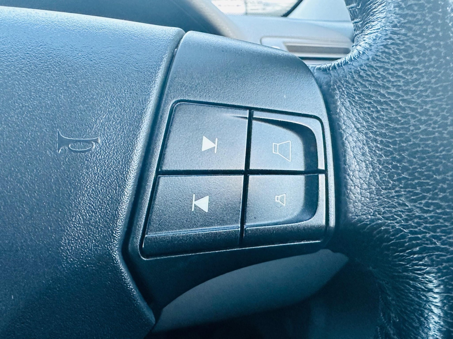 Used Volvo S40 2007 for sale - 76422833: Photo 19