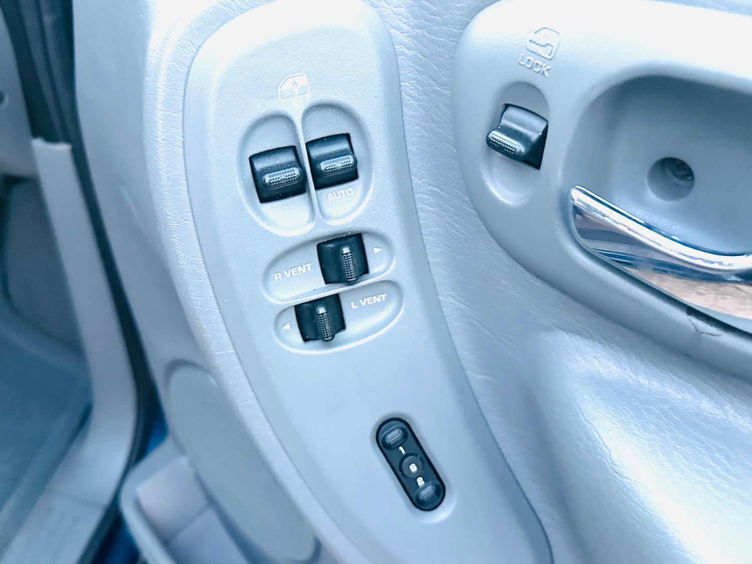 Used Chrysler Grand Voyager 2005 for sale - 77163506: Photo 15