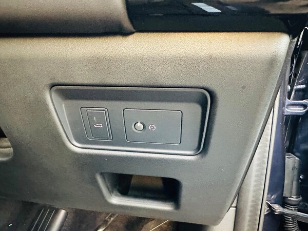Used Land Rover Discovery 2019 for sale - 75838467: Photo 28