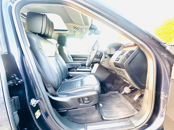 Used Land Rover Discovery 2019 for sale - 75838467: Photo 2