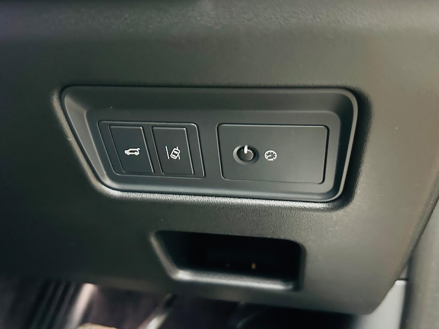 Used Land Rover Discovery 2017 for sale - 76995440: Photo 24