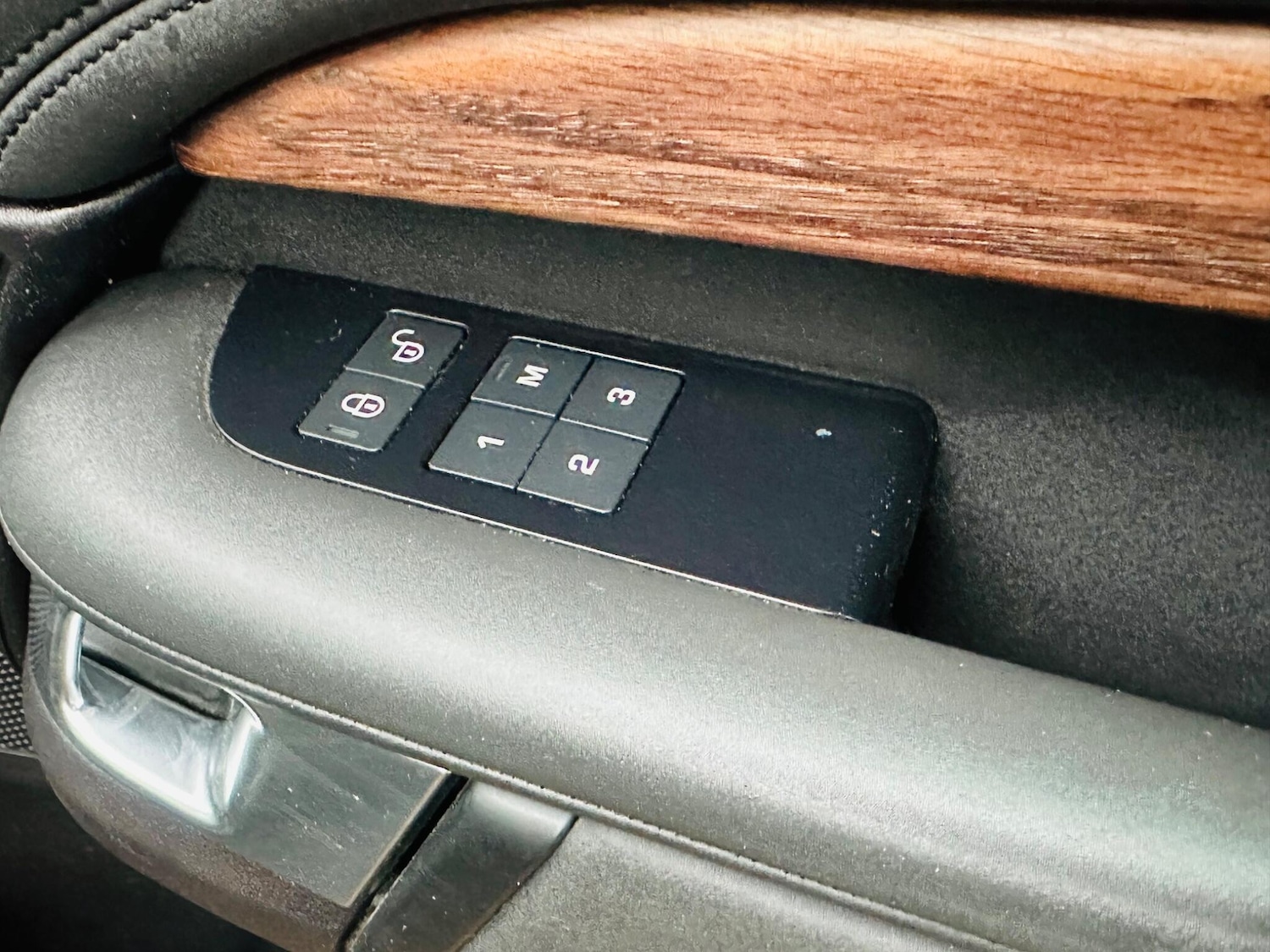 Used Land Rover Discovery 2017 for sale - 76995440: Photo 25