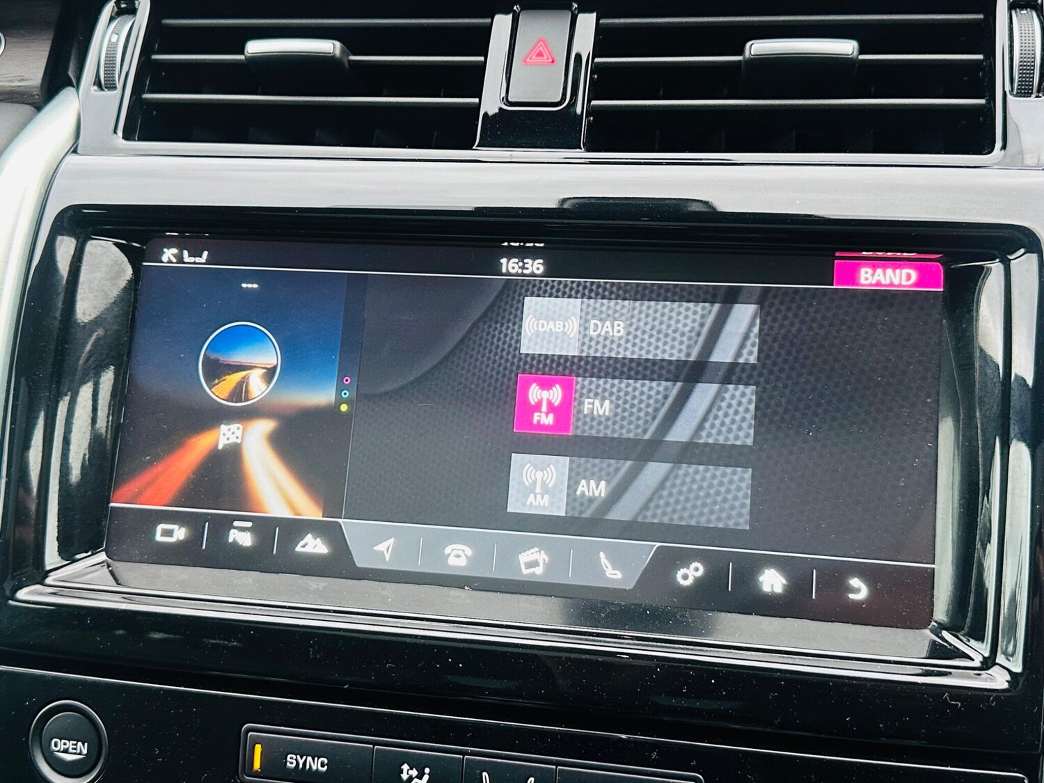 Used Land Rover Discovery 2017 for sale - 76995440: Photo 40