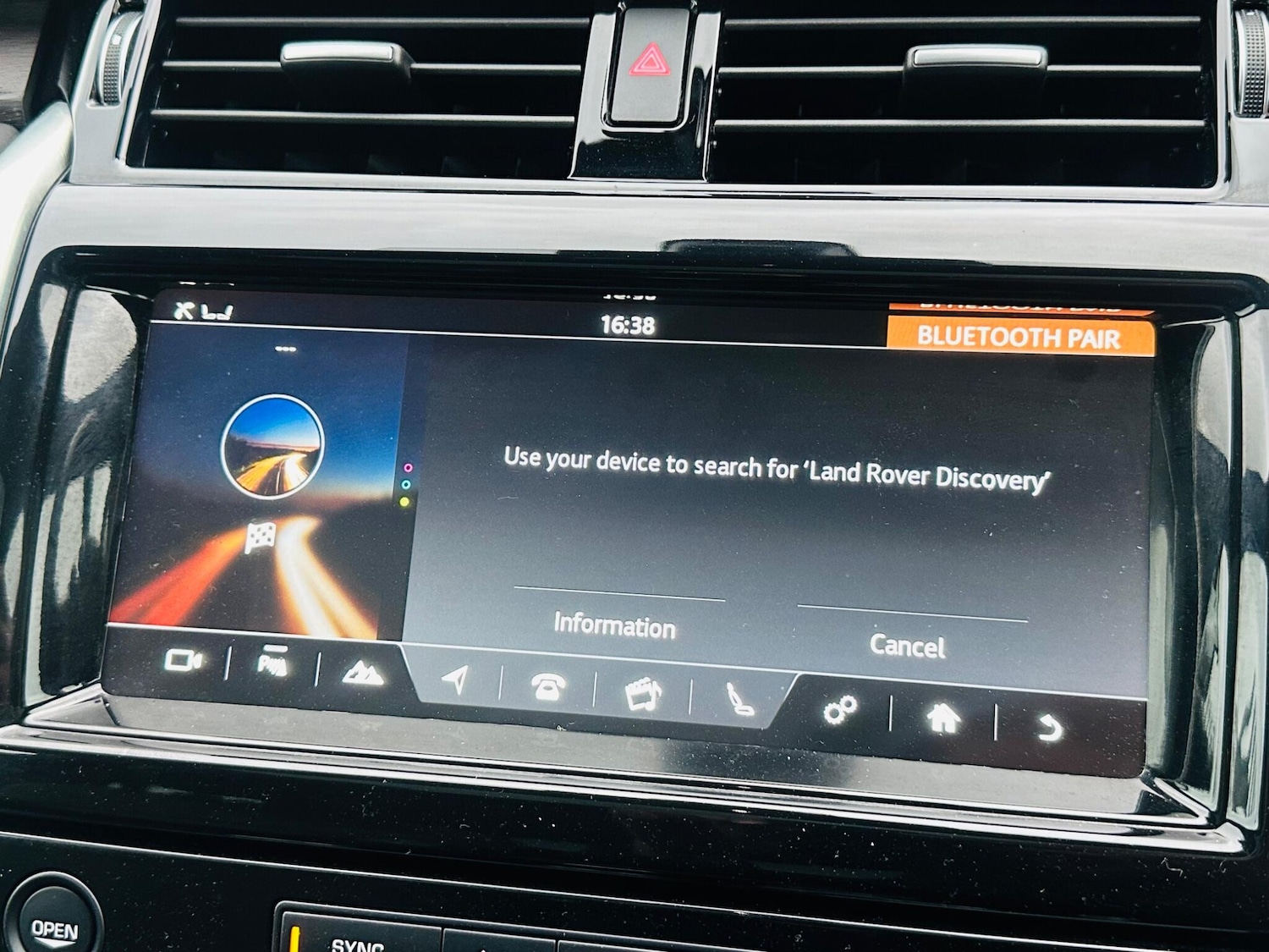 Used Land Rover Discovery 2017 for sale - 76995440: Photo 42