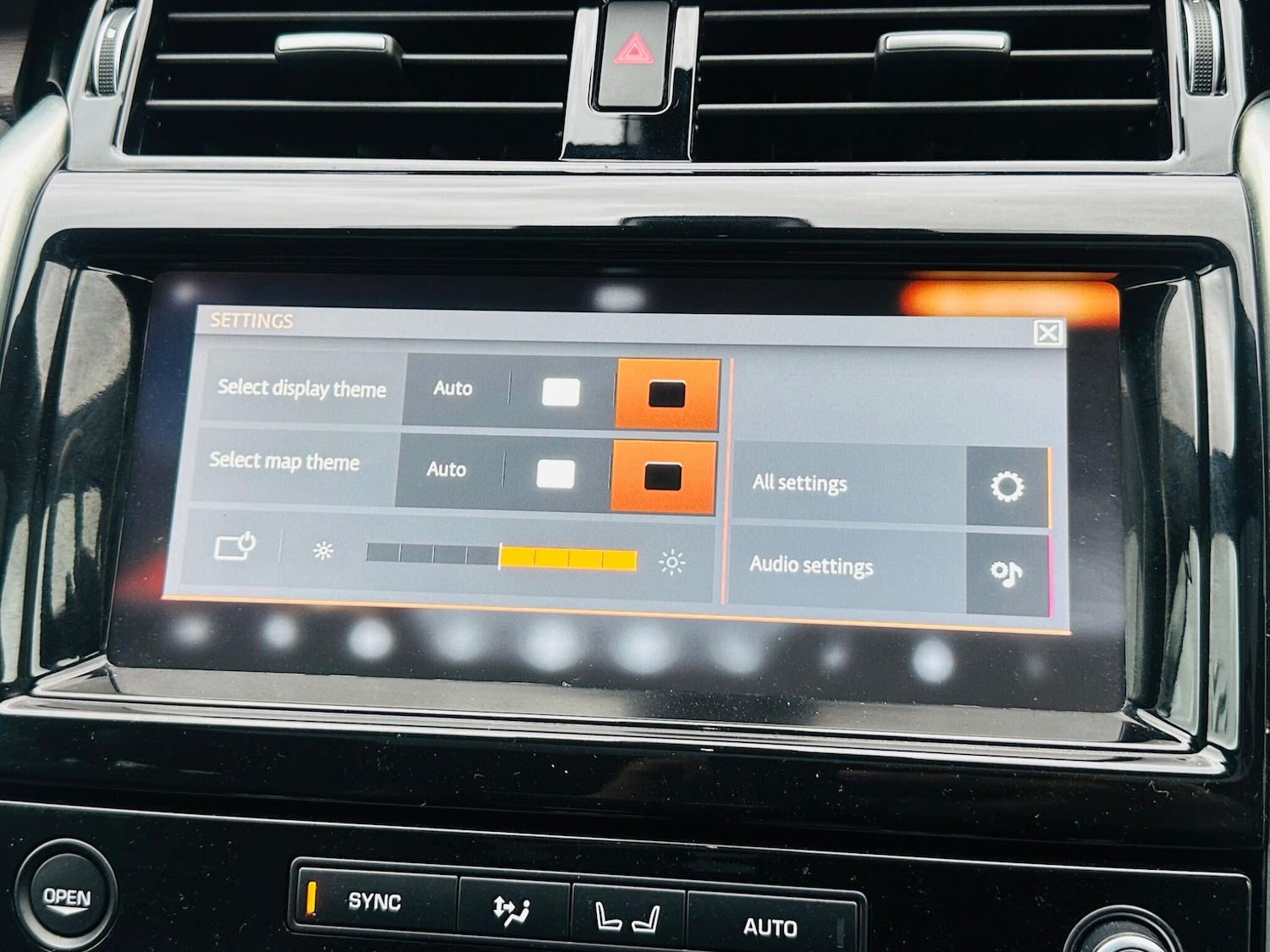 Used Land Rover Discovery 2017 for sale - 76995440: Photo 54