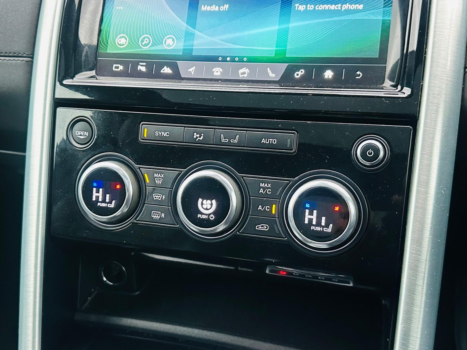 Used Land Rover Discovery 2017 for sale - 76995440: Photo 57