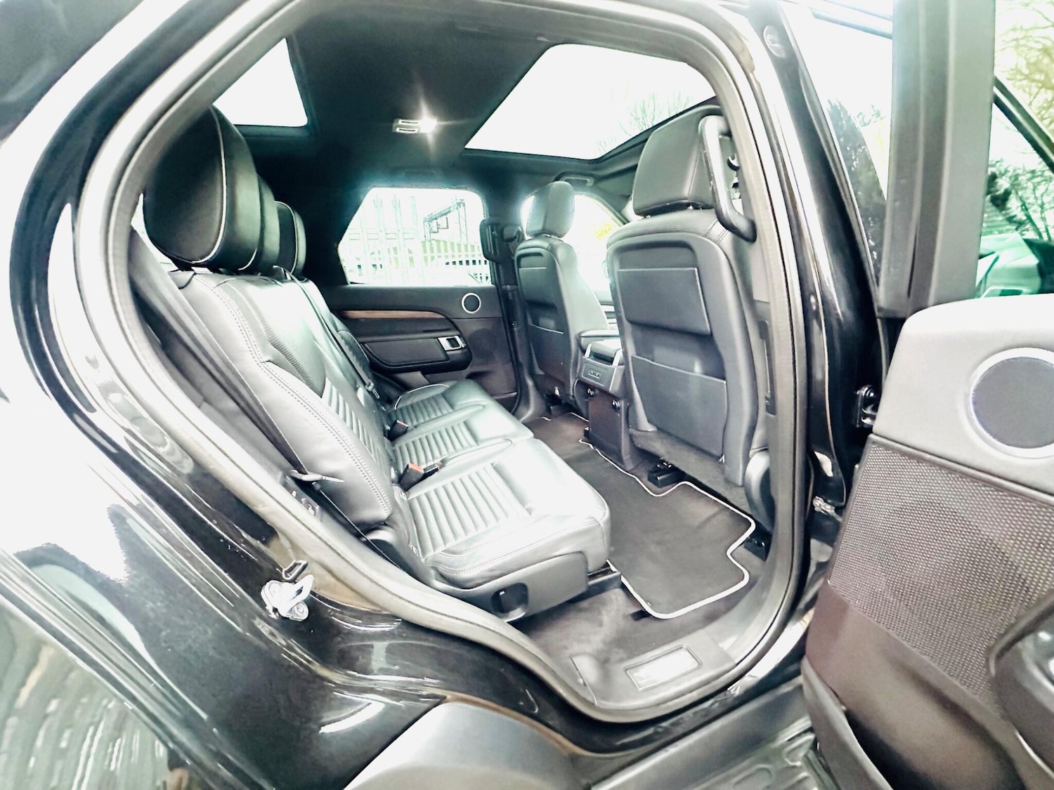 Used Land Rover Discovery 2017 for sale - 76995440: Photo 66