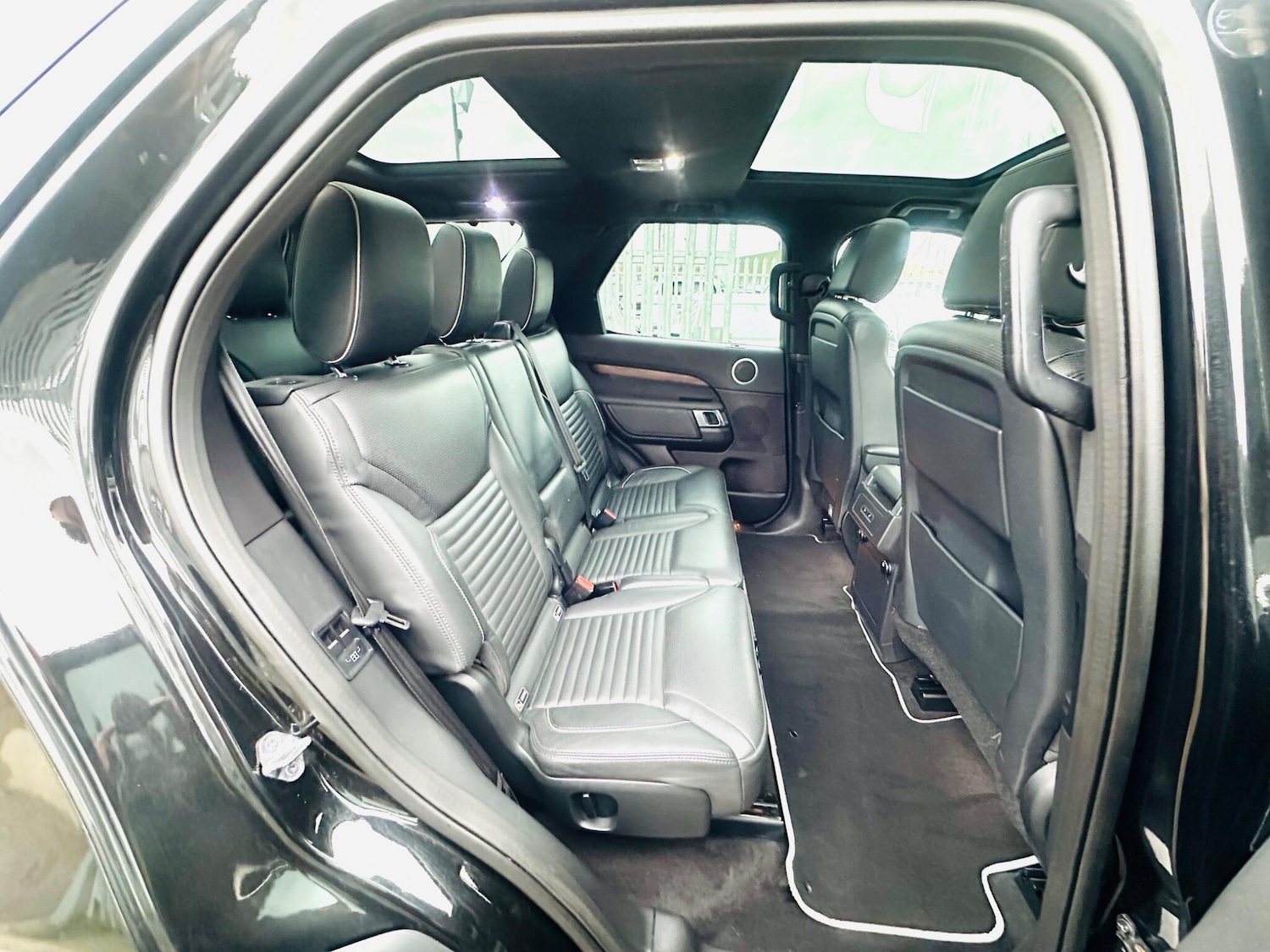 Used Land Rover Discovery 2017 for sale - 76995440: Photo 67